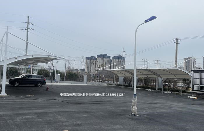 吳山公交站膜結(jié)構(gòu)停車棚.jpg