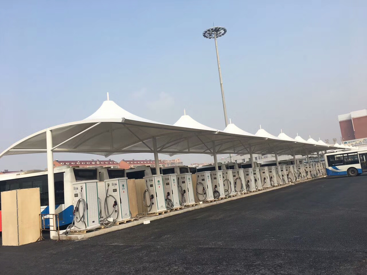 `PVDF膜結(jié)構(gòu)車棚`