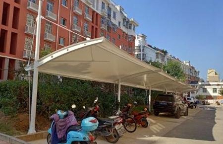 `室外停車場膜結(jié)構(gòu)雨棚有什么好處?`